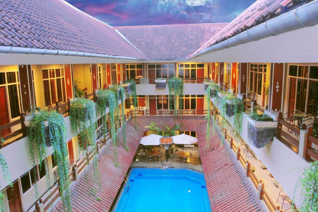Hotel Karthi Kuta Kuta  Exterior photo